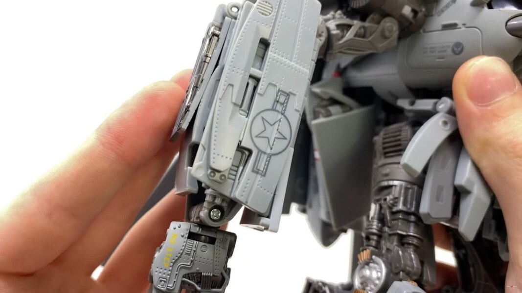 Transformers Movie Masterpiece MPM 13 Blackout In Hand Image  (23 of 75)